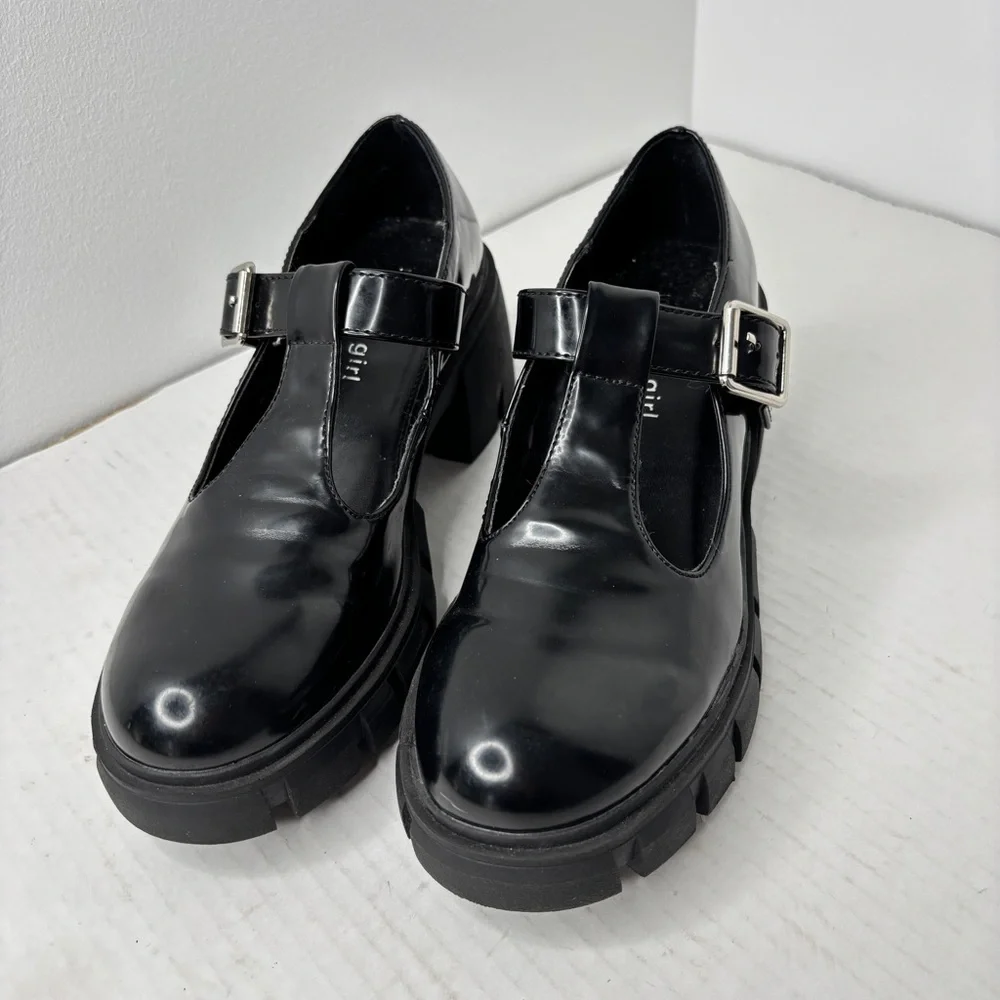 Madden Girl Maddie T-Strappy Platform Shoes MaryJanes Size 5.5 Chunky Round Toe